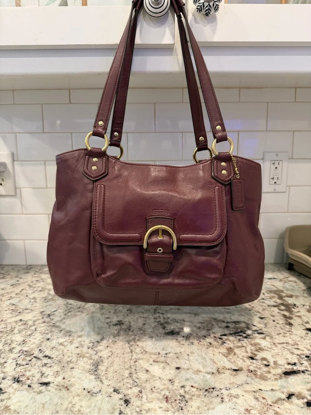 Coach Leather vintage Shoulder Bag in Burgundy with Gold Hardware